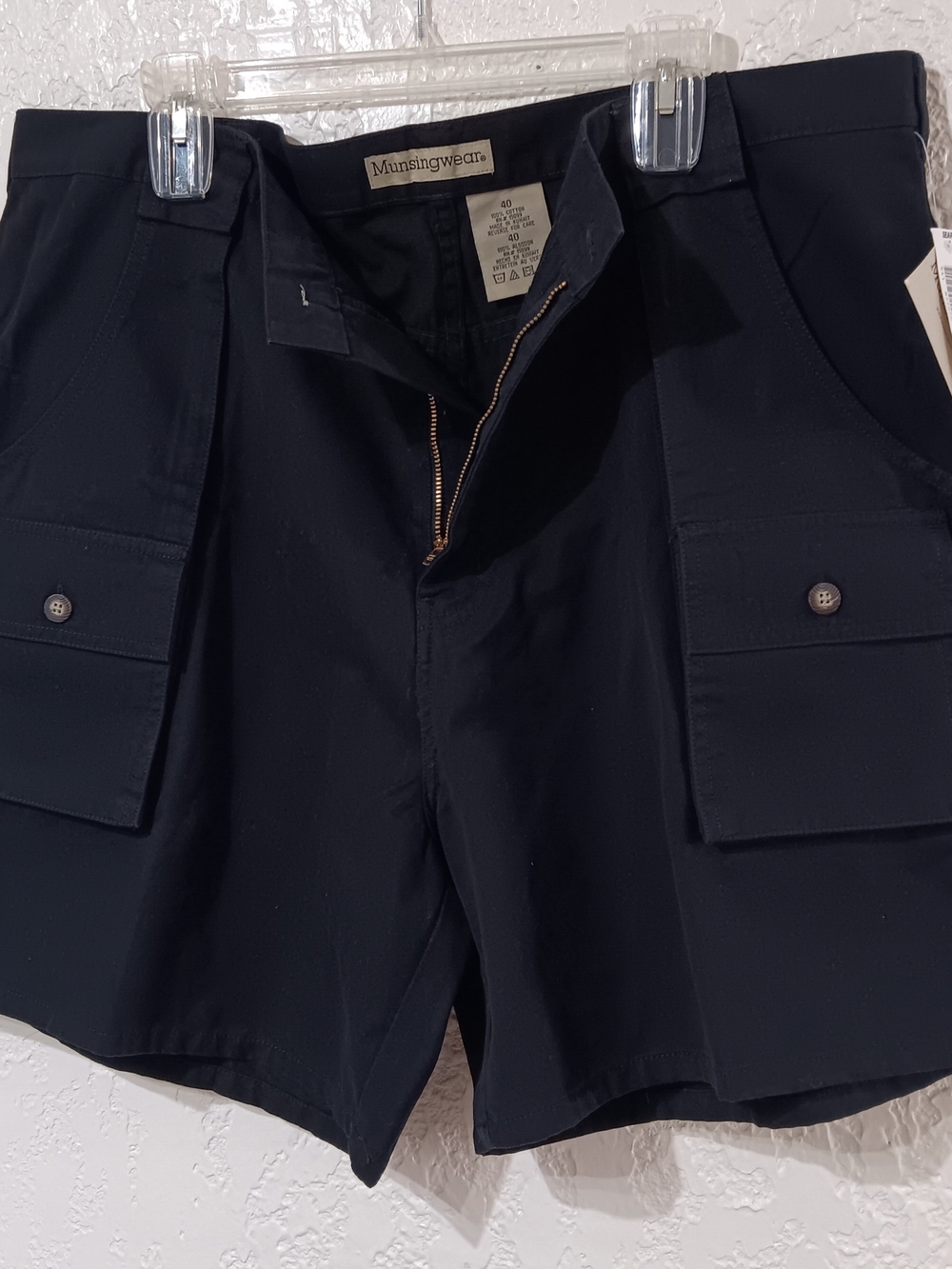 New Men’s Black Cargo Shorts Size 40